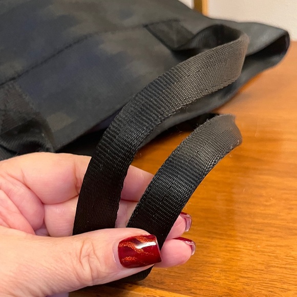 Harveys Classic Black Tote Bag - Picture 5 of 13